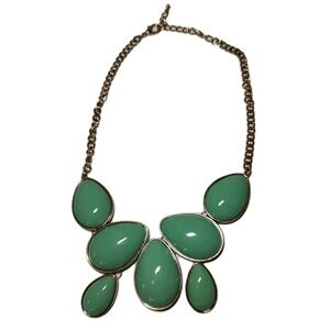 Vintage Chunky‎ Lucite Necklace Statement Piece Green Teardrops Gold Tone 22 in